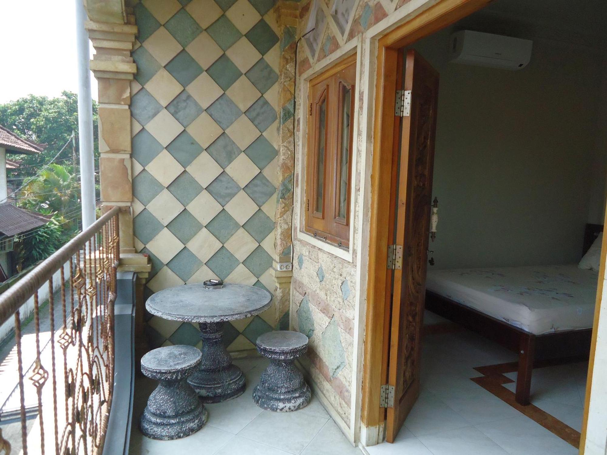 The Reinhold Guesthouse Bali Kerobokan Exterior foto