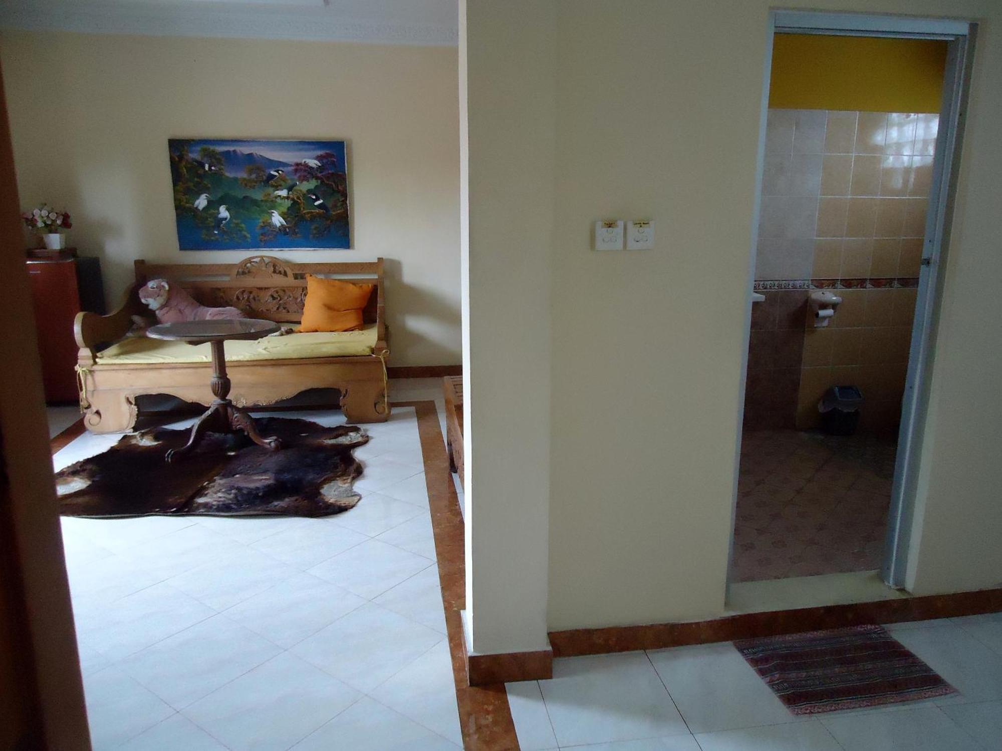 The Reinhold Guesthouse Bali Kerobokan Exterior foto